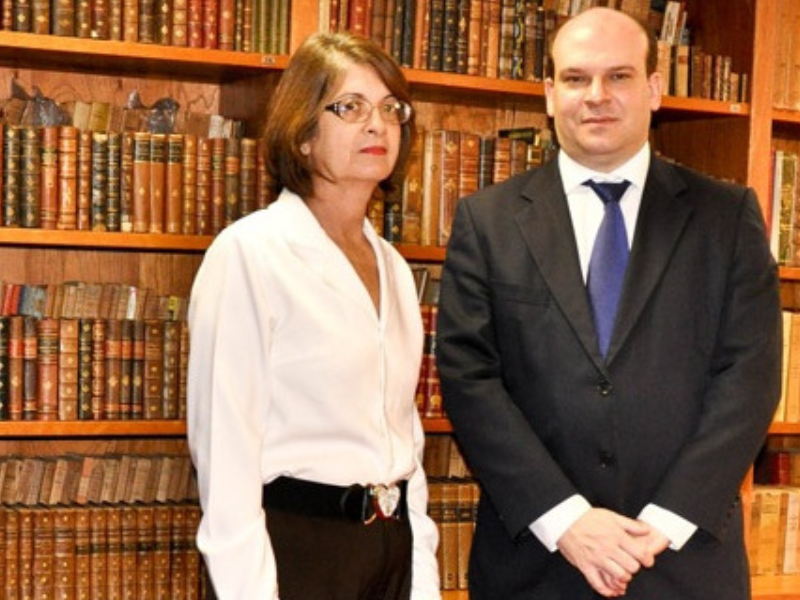 CÉLIA ESCOBAR E LEONARDO MATTIETTO: INFORMAÇÃO E DOCUMENTAÇÃO JURÍDICA EM DEBATE