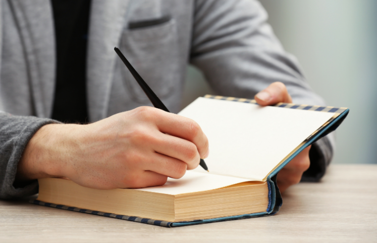 A dedicatória em obras jurídicas: implicações simbólicas e históricas sobre acervos bibliográficos